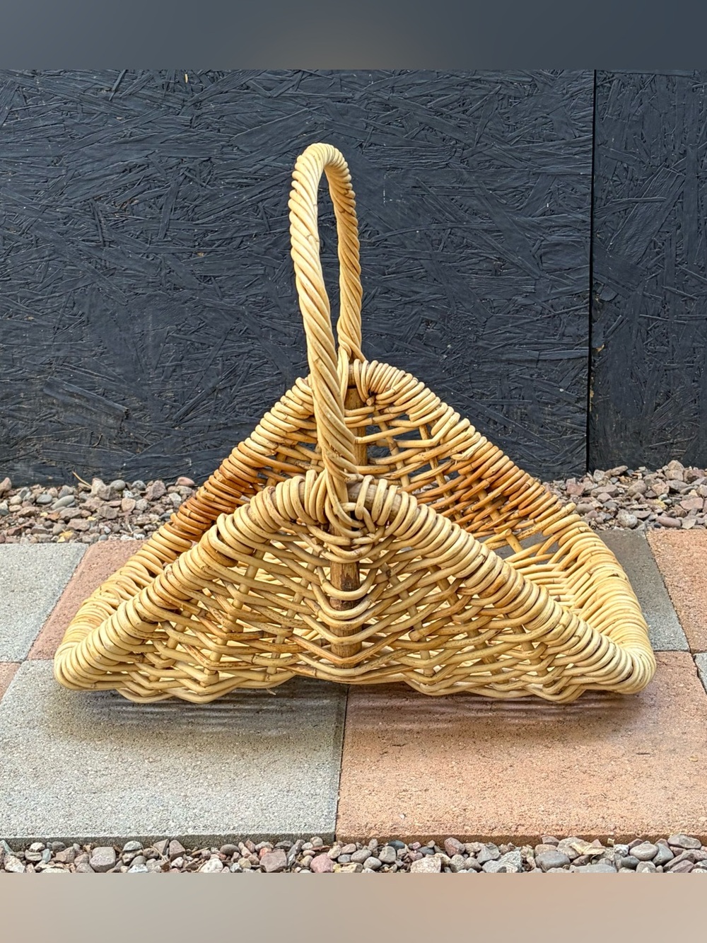 Large Rustic Handwoven Willow Flower Gathering Basket Beige Primitive Wicker - Picture 3 of 9